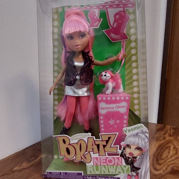 BRATZ NEON RUNWAY YASMIN - Picture 2 of 7